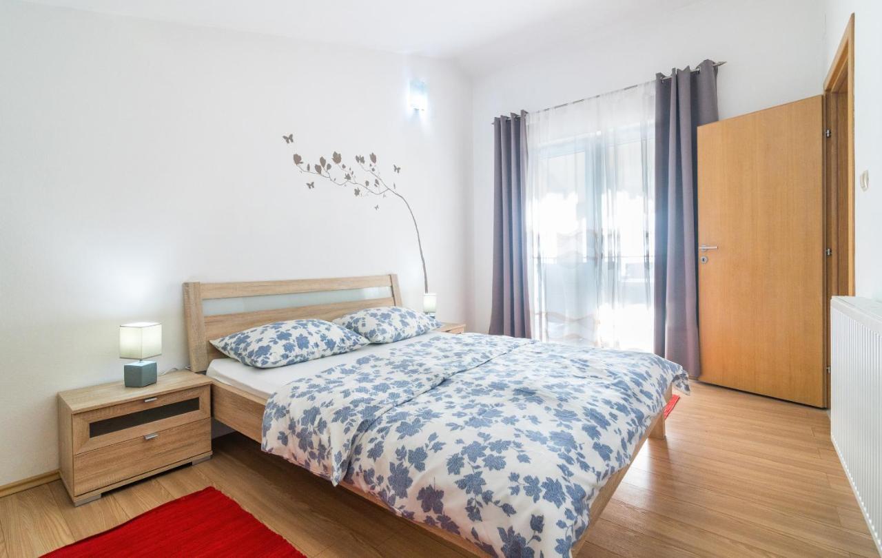 Apartments Lucia Senj Сень Экстерьер фото