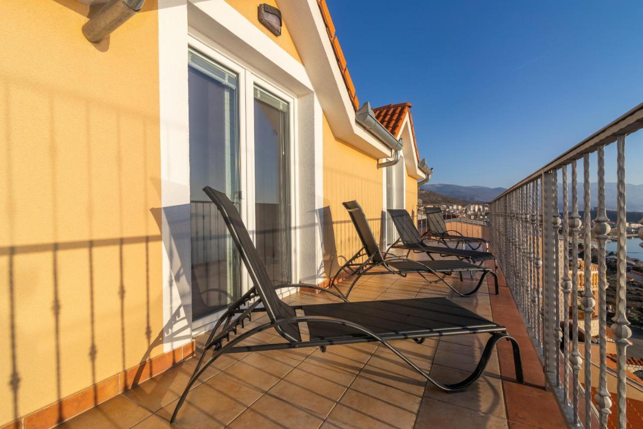 Apartments Lucia Senj Сень Экстерьер фото