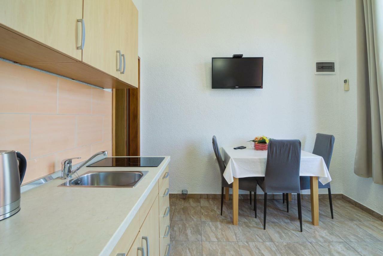 Apartments Lucia Senj Сень Экстерьер фото